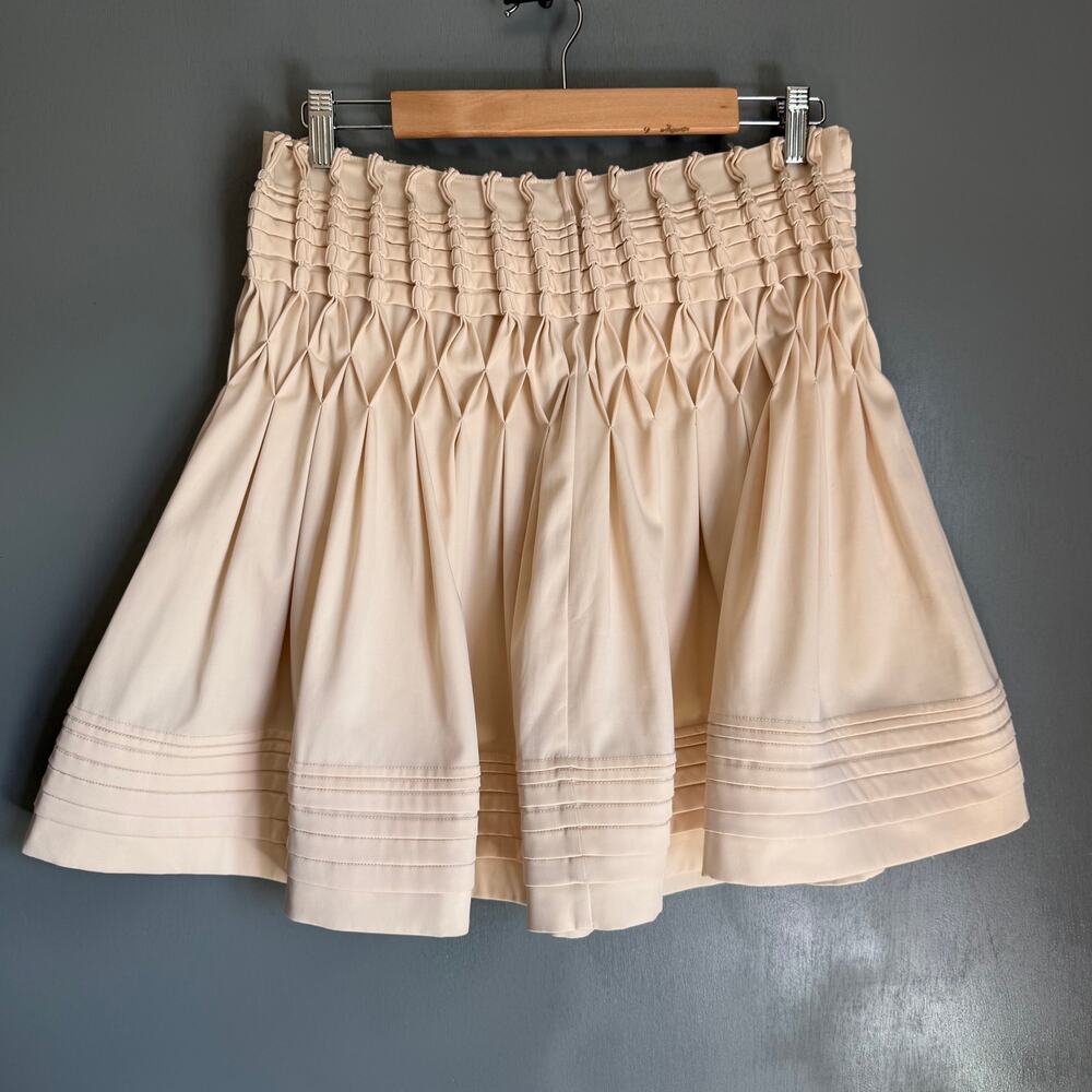 LEON MAX Limited Edition Women's 6 Cream/Ivory Heavy Pleated Above Knee Skirt
